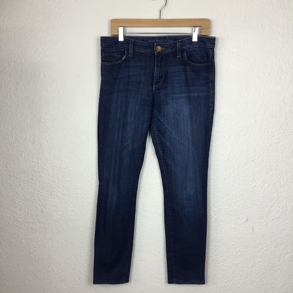 Classic Blue Women's Jeans Banana Republic Straight Women’s Jeans Medium Wash